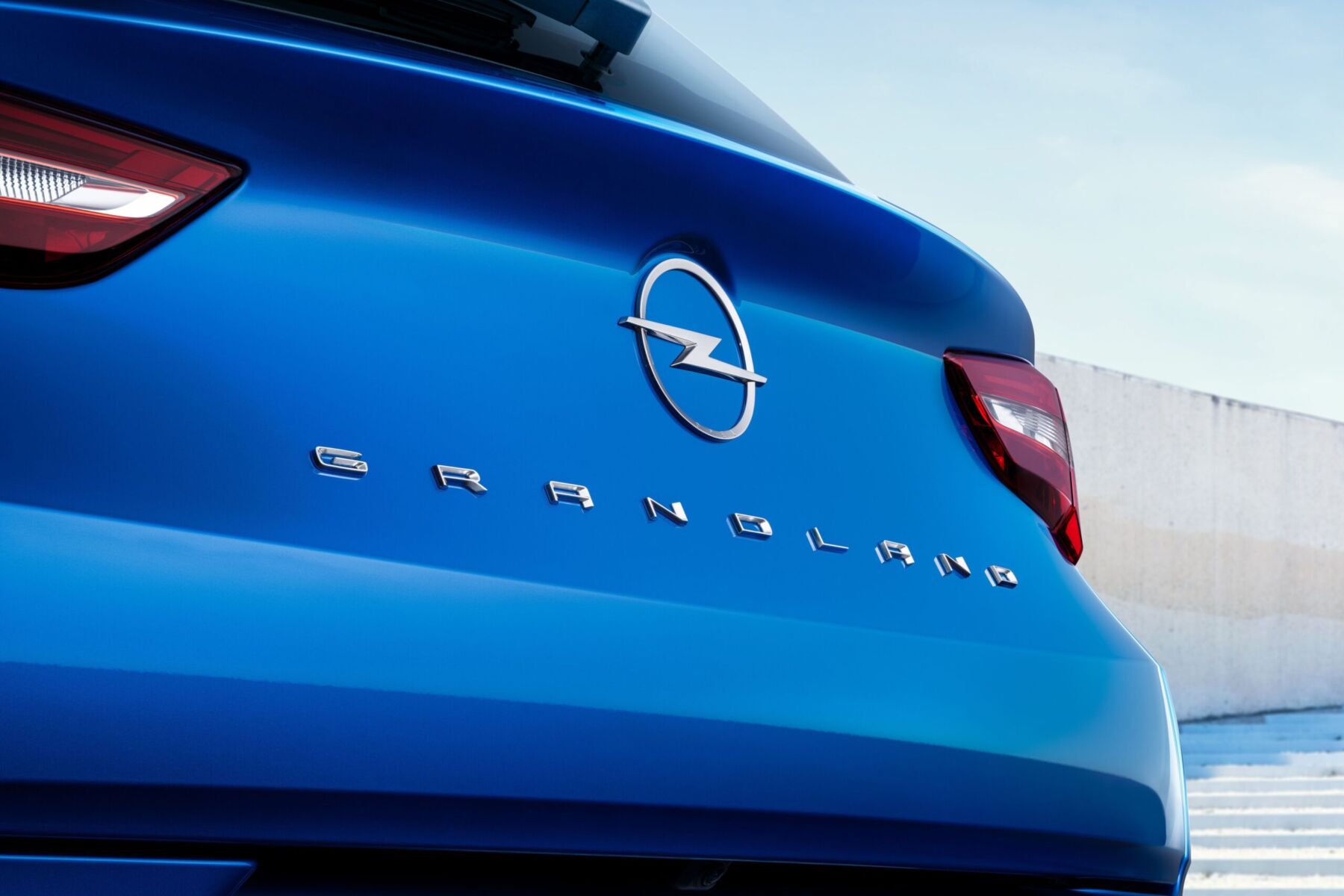 Opel сделала новый электромобиль Grandland — смелый дизайн и передовые технологии 10 novyj opel grandland 10 scaled