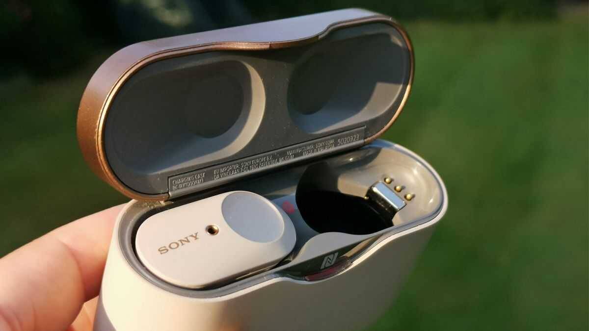 Беспроводные наушники Sony WF-1000XM4 с активным шумоподавлением в ухе