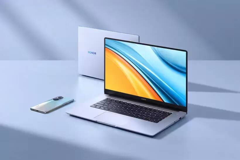 Ноутбук Honor MagicBook 14 или 15 с открытым экраном