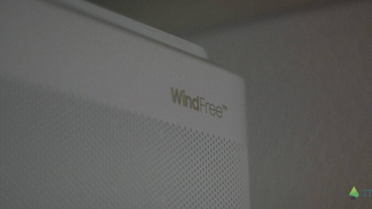 Частичный вид сплит-системы Samsung AR9500T WindFree