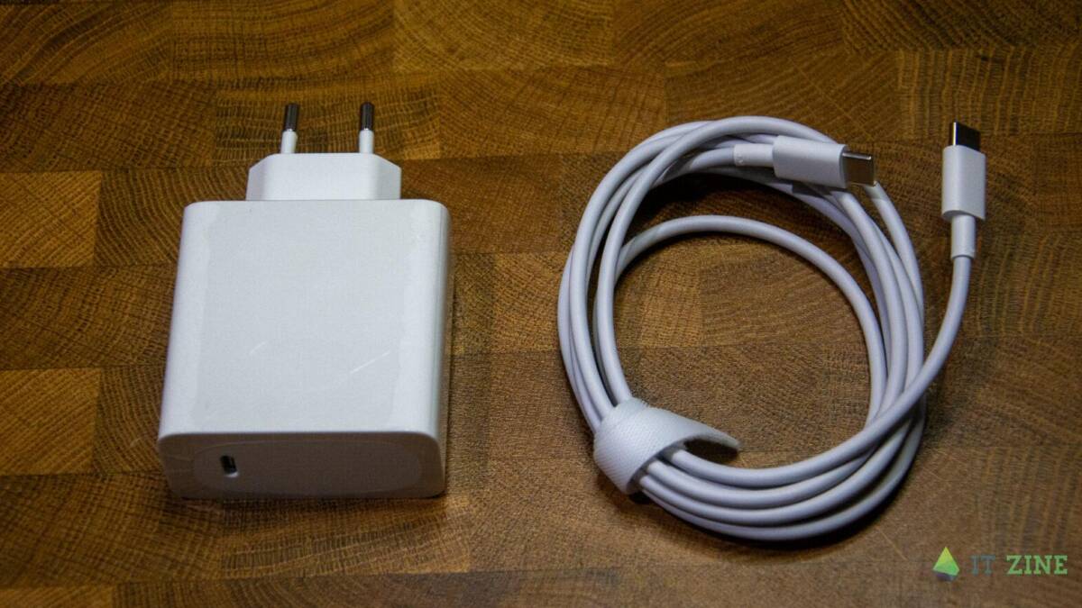 Зарядное устройство и USB-C кабель для ноутбука Honor MagicBook 14 2021