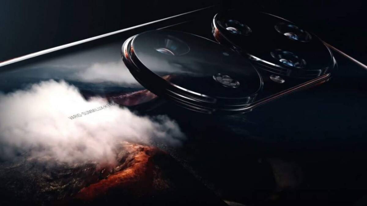 Четыре объектива камеры Huawei P50 Pro на задней панели