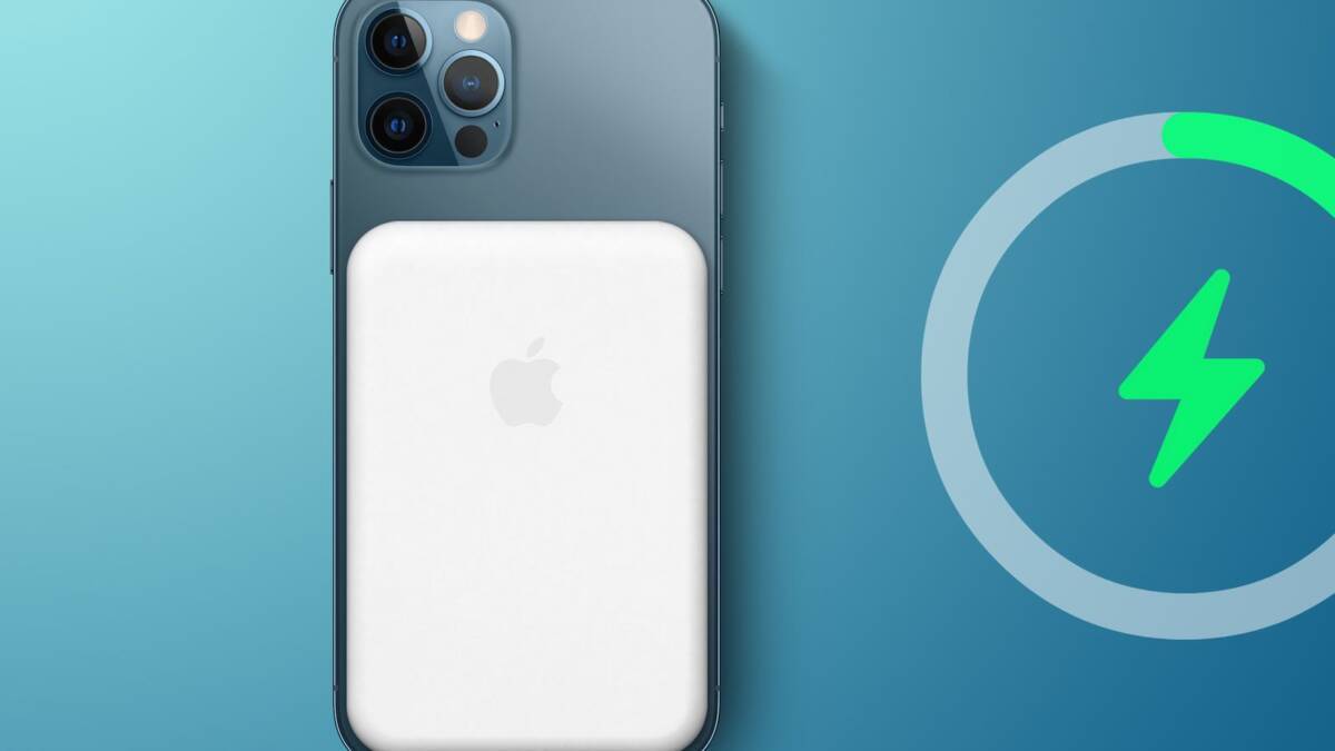 iPhone 12 с аксессуаром MagSafe на задней панели