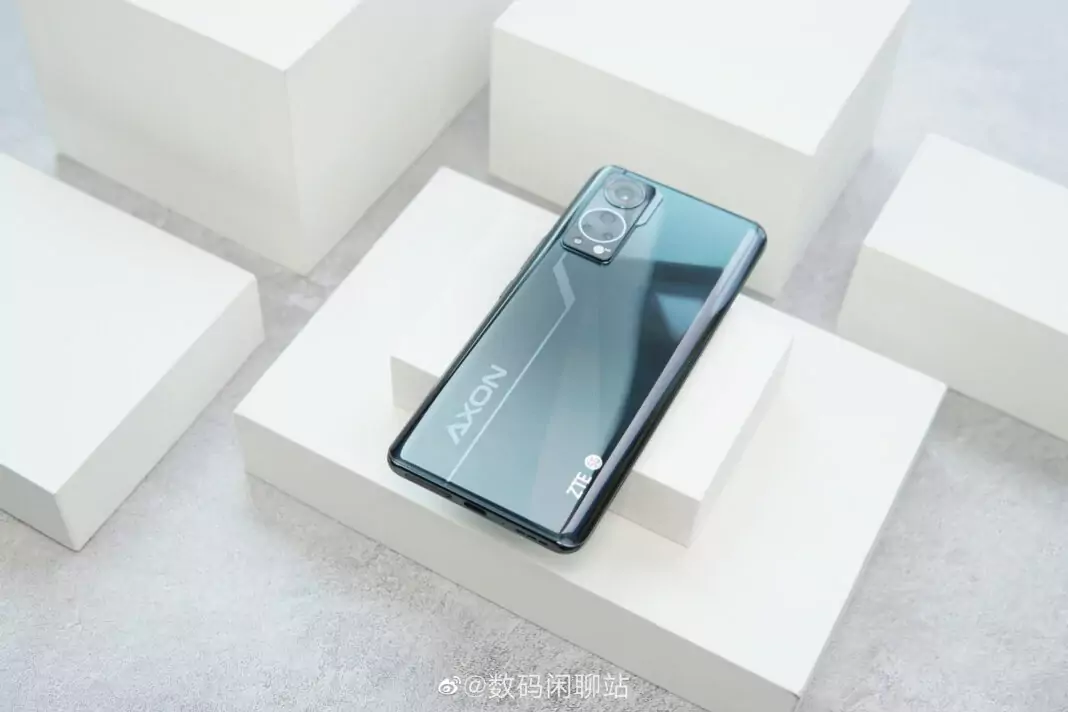 ZTE Axon 30 впервые на живых фотографиях 5 ZTE Axon 30