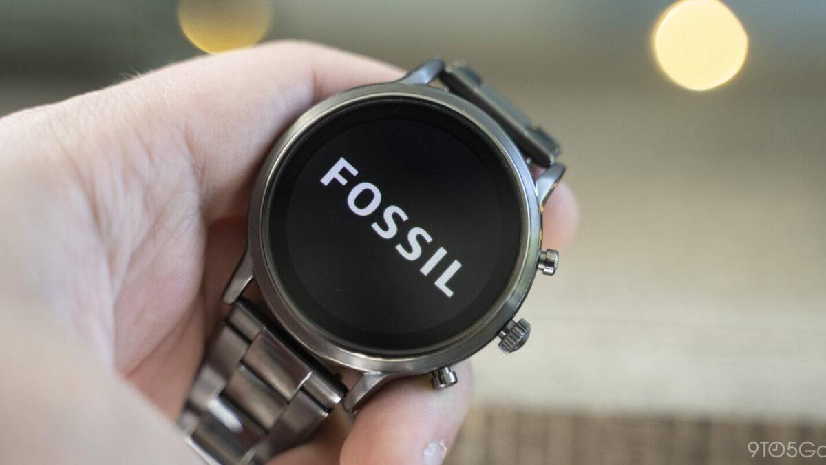 Умные часы Fossil Gen 6 с металлическим браслетом крупный план
