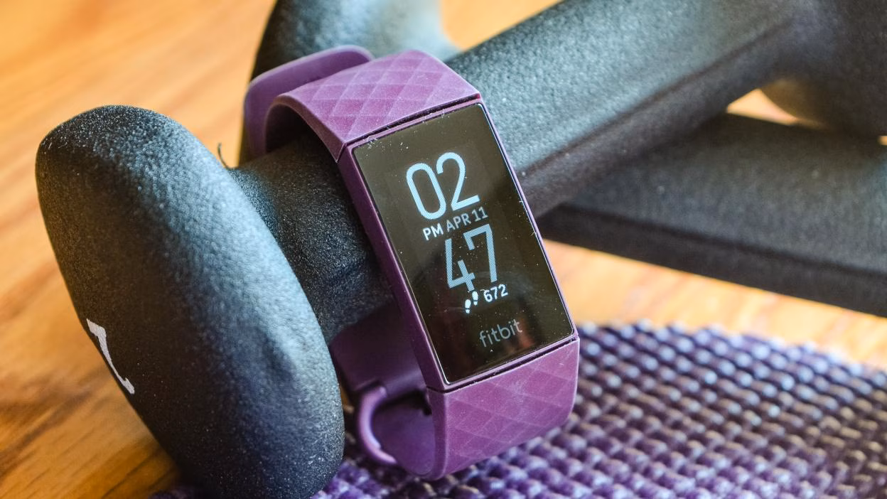 Фитнес-браслет Fitbit Charge 5 впервые показали на рендерах 4 hero