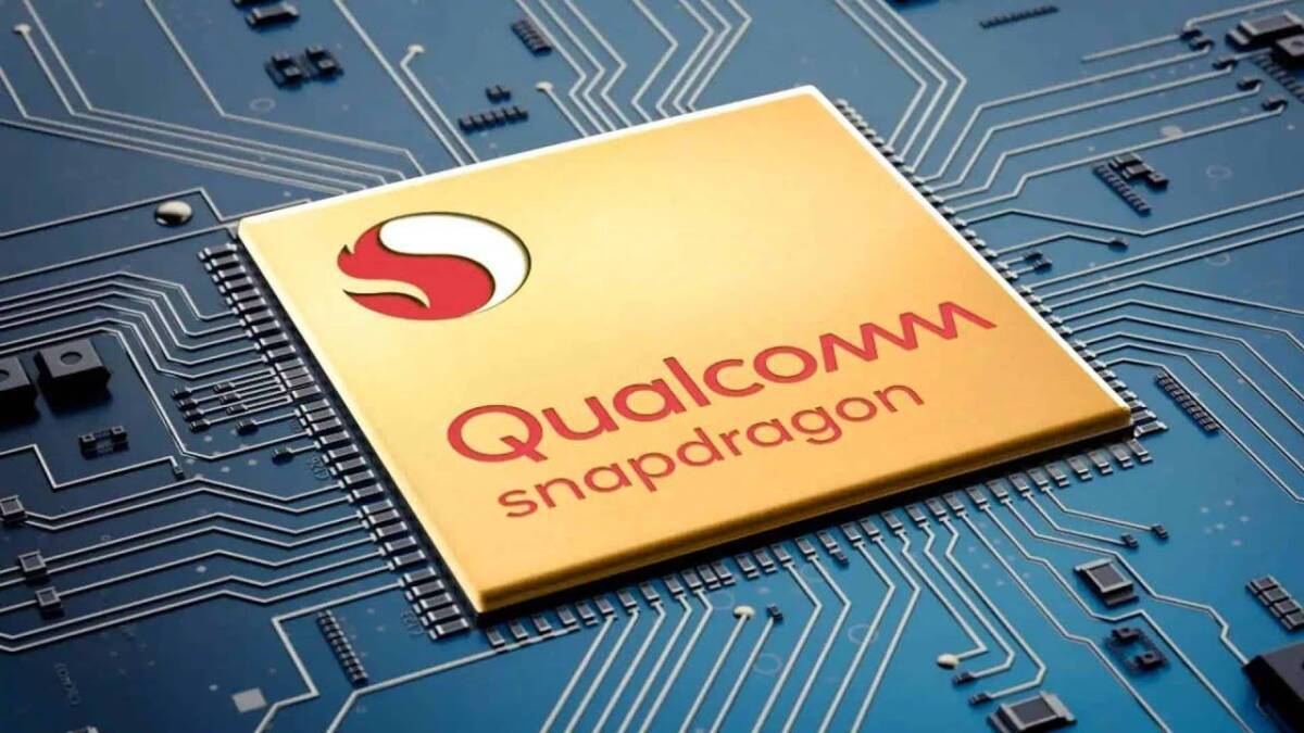Чип Qualcomm Snapdragon 898 на печатной плате смартфона, образец для тестирования мощности