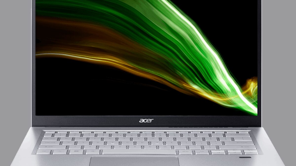 ноутбук Acer Swift с серебристым корпусом и клавиатурой
