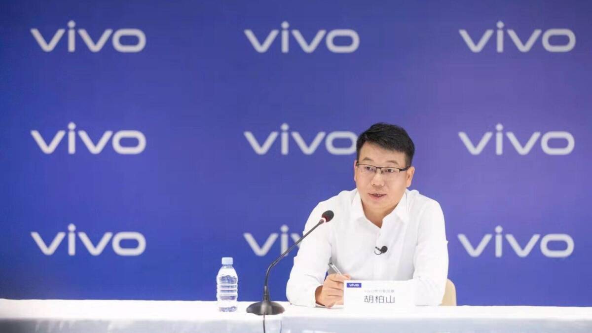 Обзор камеры Vivo V70 и V70 Elite на задней панели
