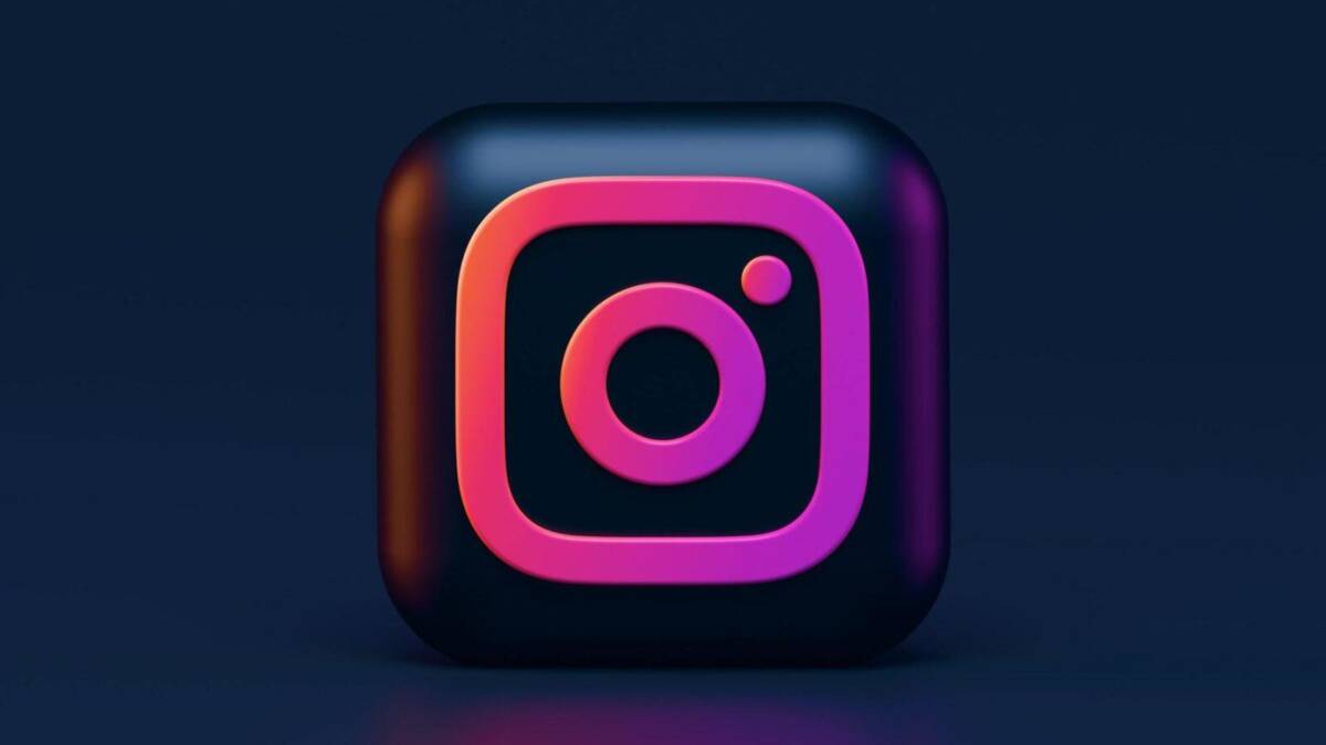 Instagram перестал работать у некоторых пользователей 3 Иконка Instagram* в стиле неонового дизайна для смартфона