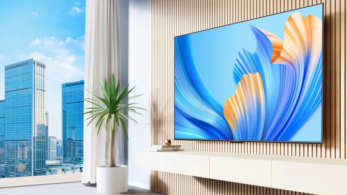 Honor представила новую линейку умных телевизоров — Vision X2 3 Современный телевизор Vision X2 в гостиной комнате
