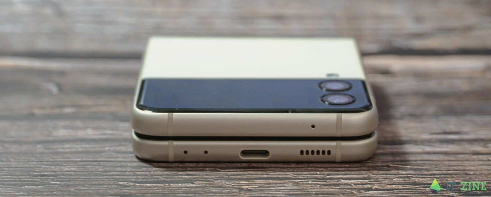 Обзор Samsung Galaxy Z Flip 3: складной смартфон для стильных 33 Samsung Galaxy Z Flip3 01