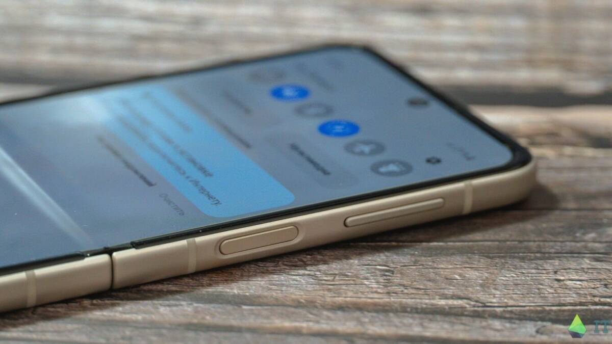 Обзор Samsung Galaxy Z Flip 3: складной смартфон для стильных 34 Планшет с дисплеем и интерфейсом режима уведомлений