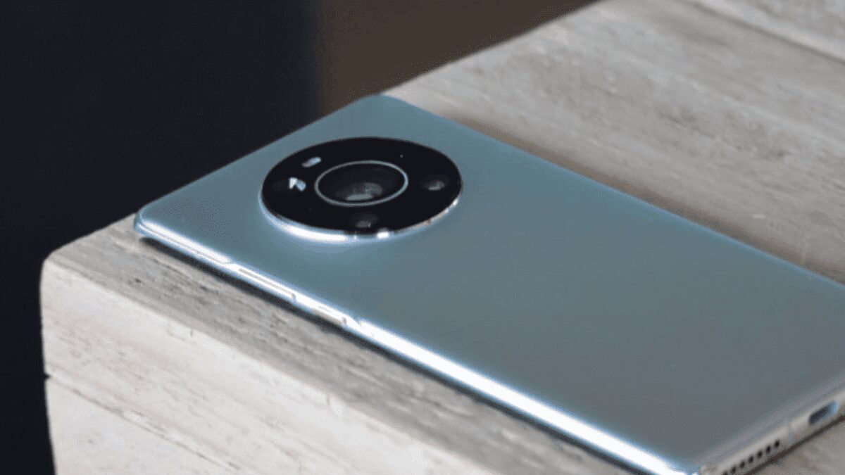 Huawei Mate 50 представят во втором квартале 2022 года 3 Задняя панель Huawei Mate 50 с камерами и кнопками