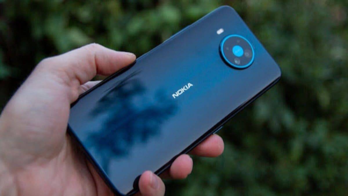 Задняя панель Nokia G50 с крупной камерой и логотипом