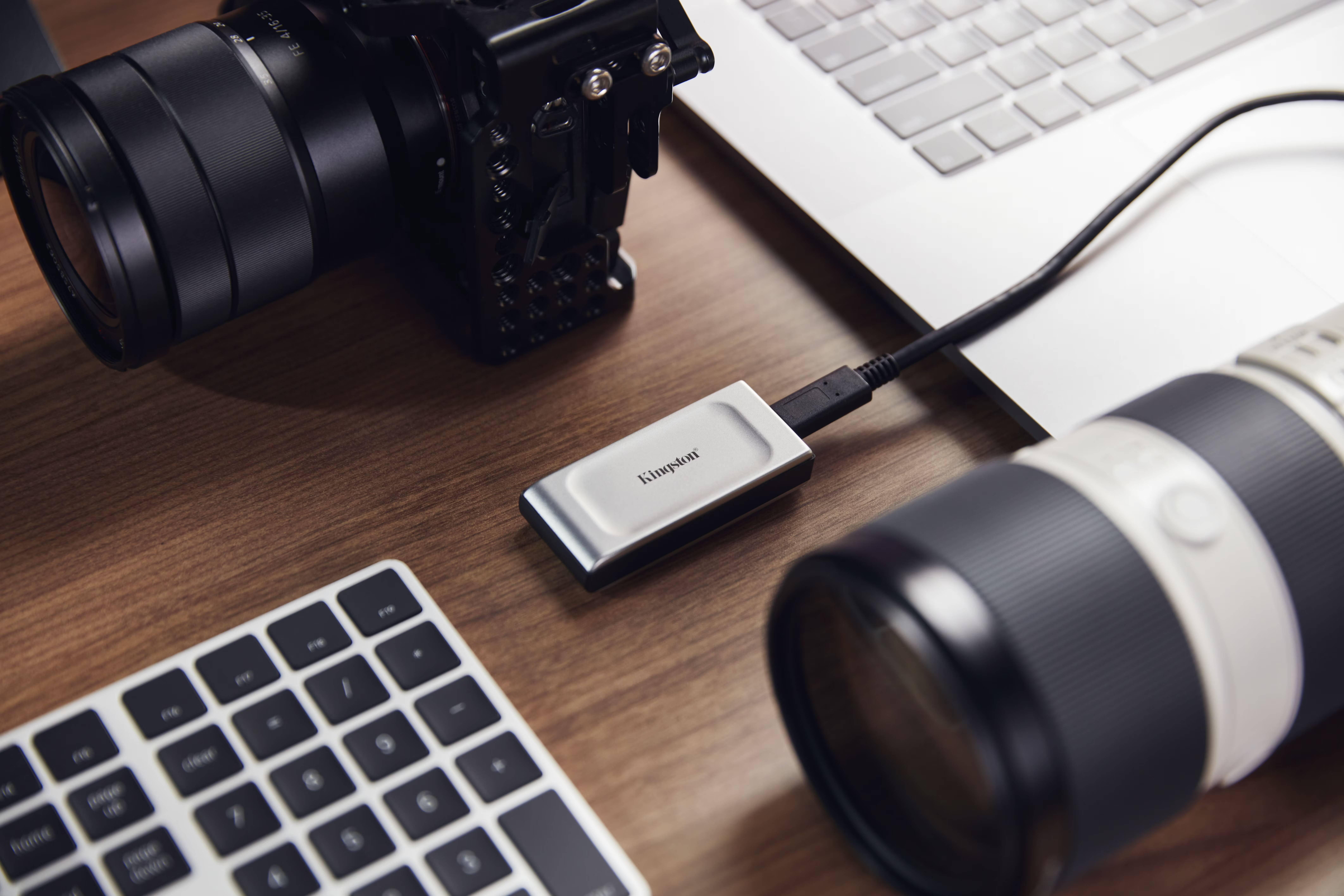 Kingston представила XS2000 — карманный SSD размером с флешку и объемом до 2 ТБ