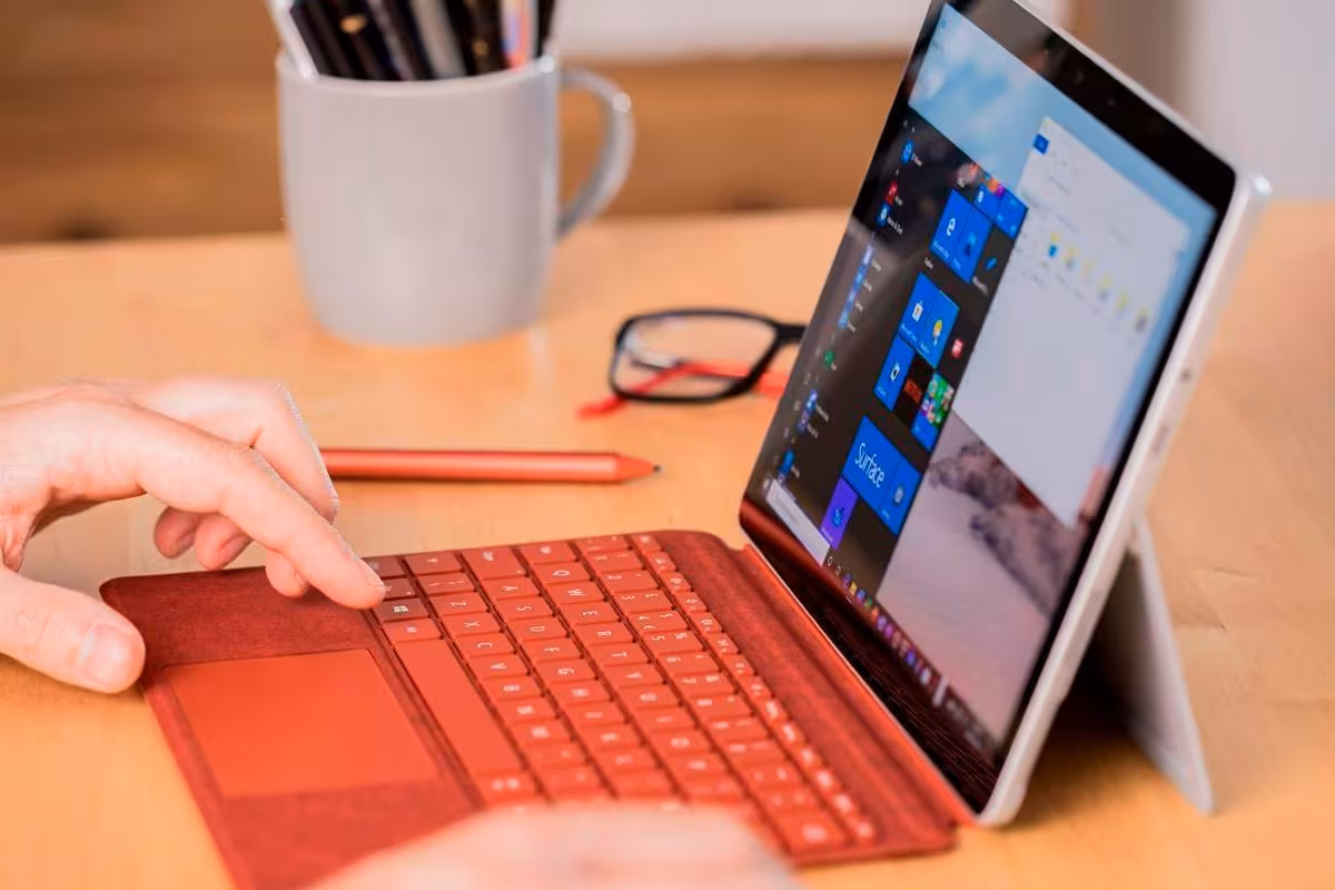 Microsoft покажет новые Surface уже 22 сентября 1 surface go 2 review 20 thumb1200 4 3