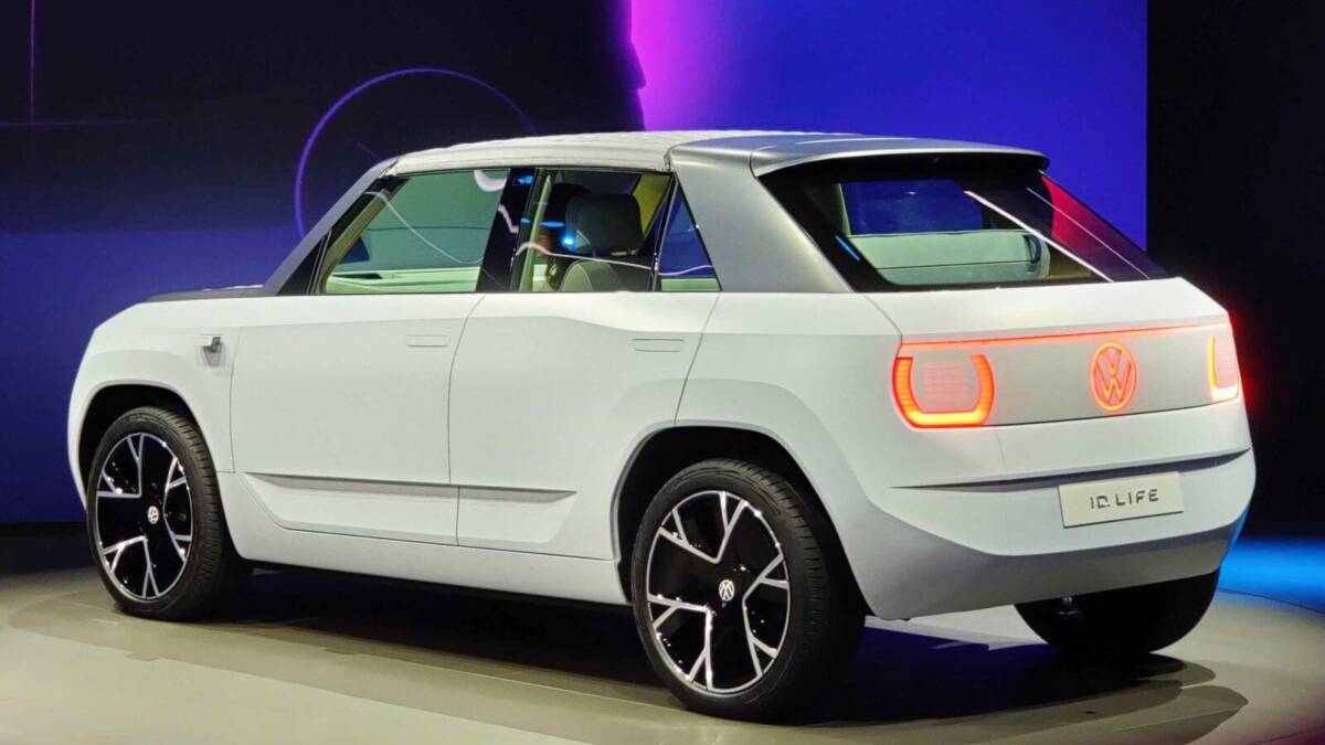 Концепт-кар Volkswagen ID.Life с задней подсветкой и дисками