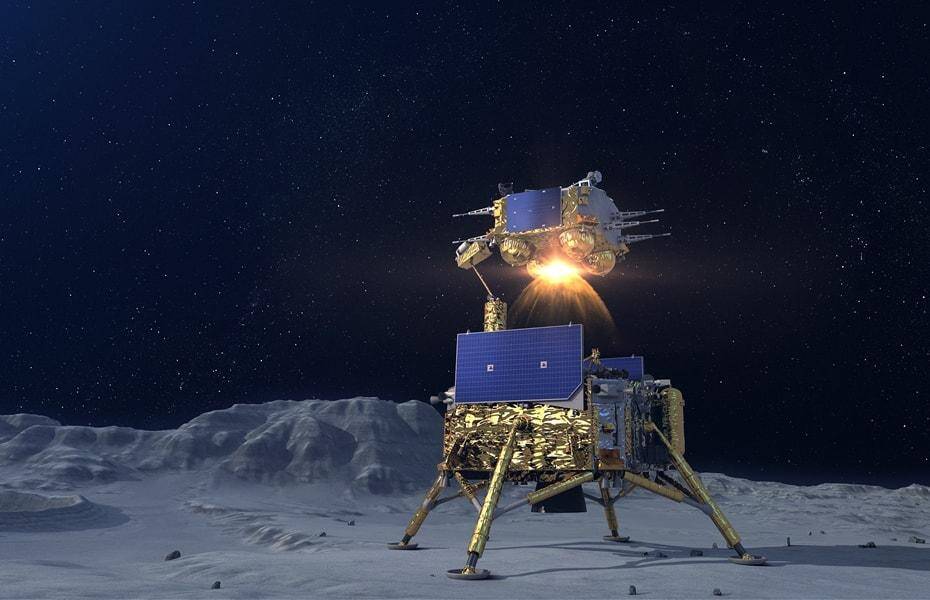 Космический аппарат Чанъэ-5 на поверхности Луны с солнечными панелями и инструментами