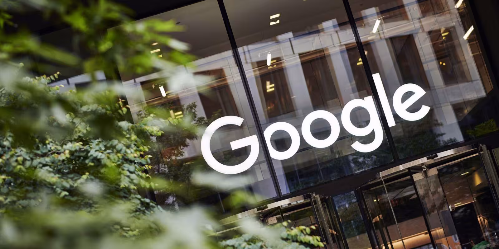 Google и YouTube запретят рекламу и монетизацию контента, отрицающего климатические проблемы 1 1633629464551