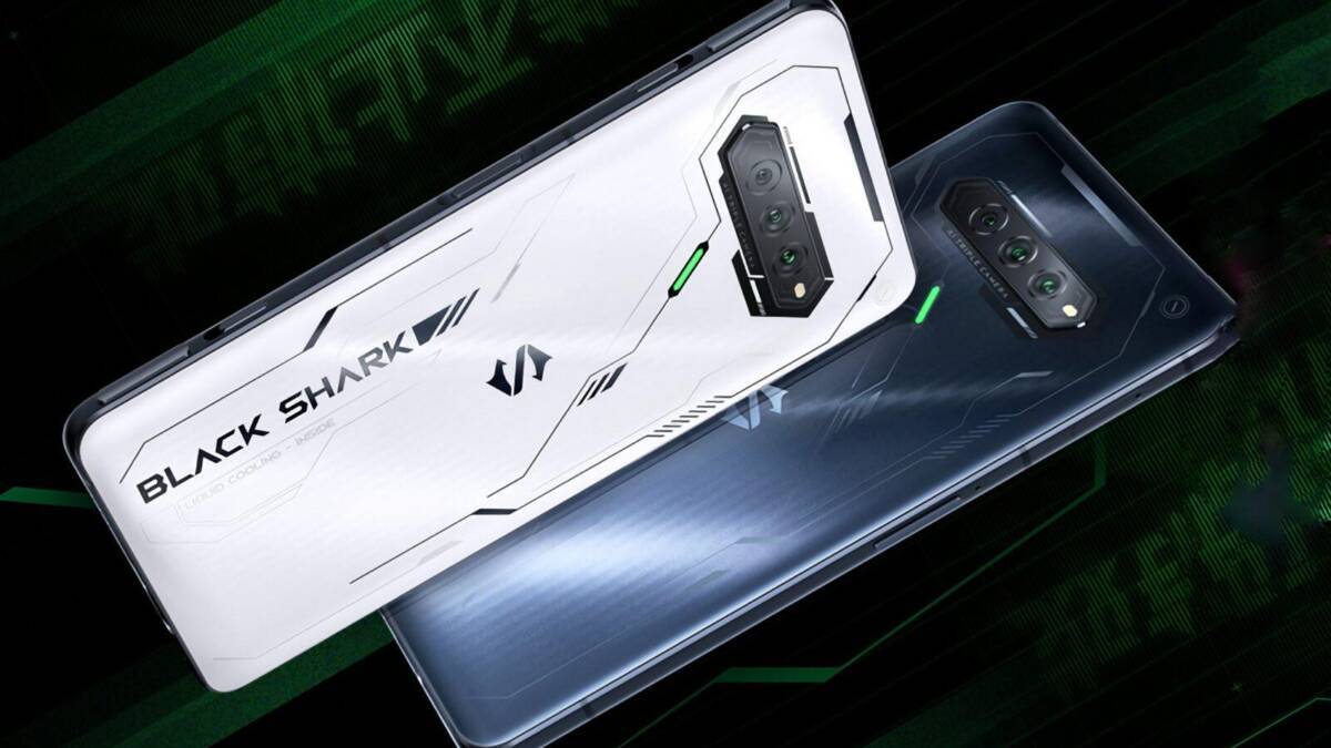 Задняя панель смартфона Black Shark 4S и 4S Pro с трехкомпонентной камерой и логотипом
