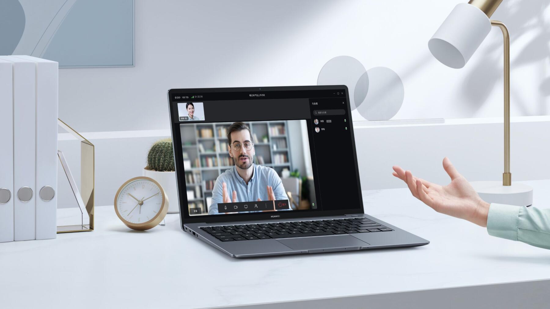 Huawei выпустил премиальный ноутбук MateBook 14s в России 8 MKT MateBook Creative Lifestyle Shot HQ MKT MateBook 14s Grey Creative Shot Online Meeting JPG CN 20210811 scaled