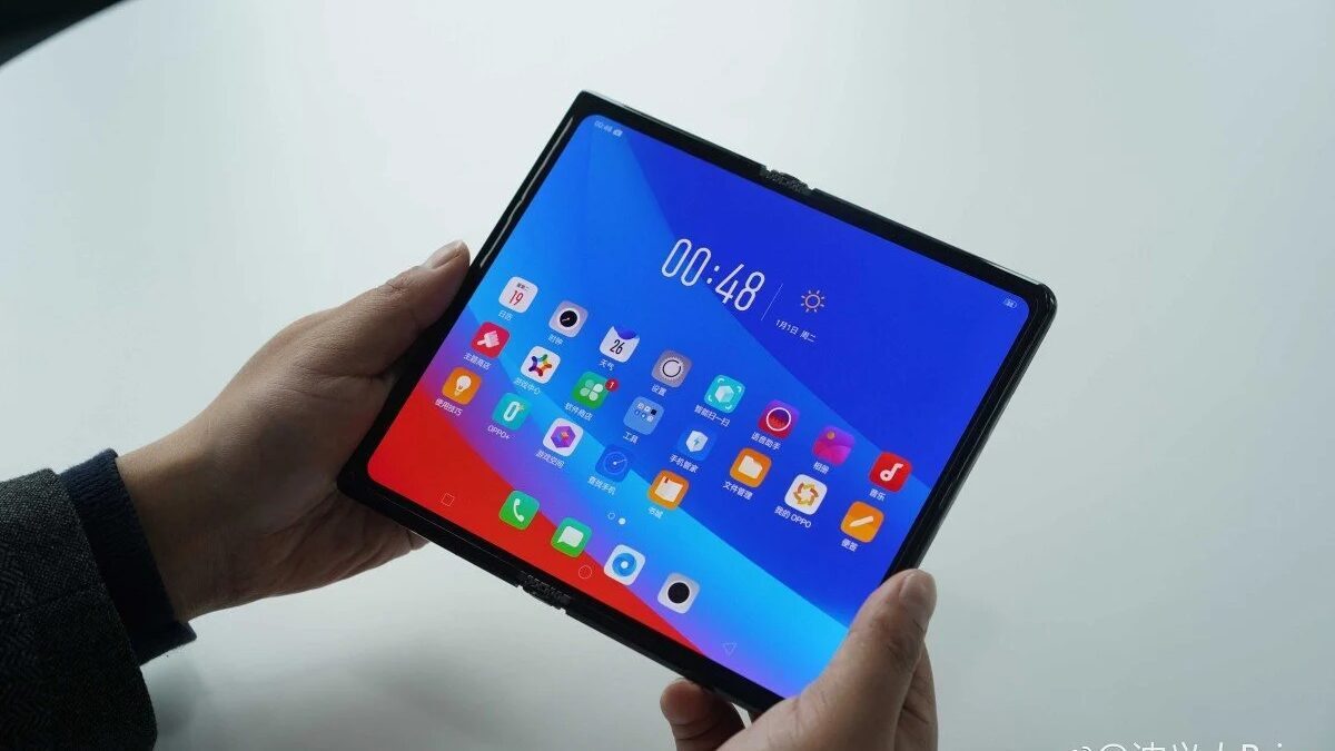 Складной смартфон OPPO с большим экраном и интерфейсом