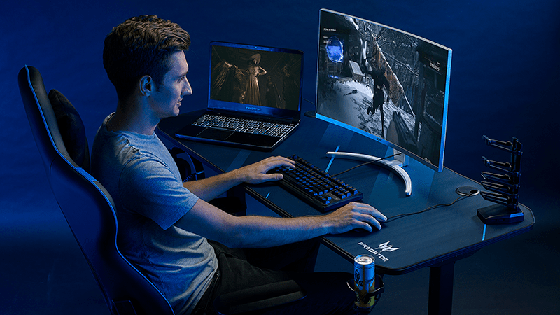 Acer дополняет линейку настольных игровых ПК новой мощной моделью Predator Orion 7000 9 PREDATOR GAMING DESK PGD110 Lifestyle 02