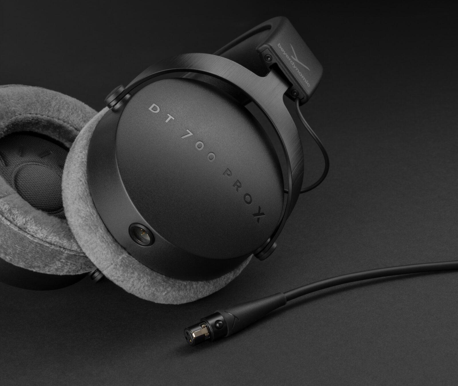 Beyerdynamic представила новые наушники и микрофоны PRO X для креаторов 6 csm PIC DT700PRO X 21 03 detail black d344430c96