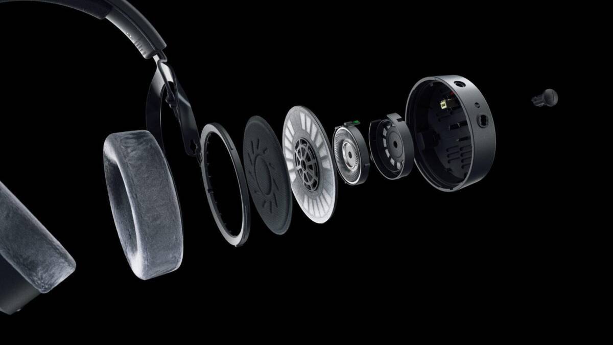 Разобранные наушники Beyerdynamic PRO X с внутренними компонентами