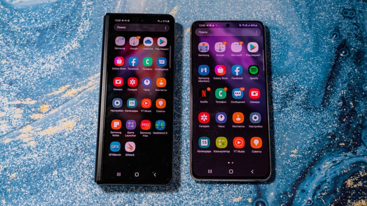 Сравнение экранов Samsung Galaxy Z Fold3 и Galaxy S21