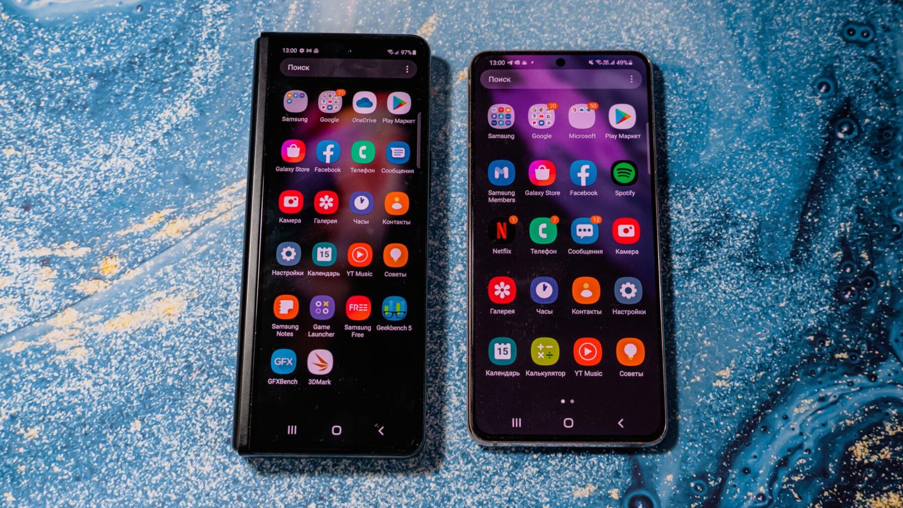 Обзор Samsung Galaxy Z Fold3: складной флагман с защитой от воды 42 Сравнение экранов Samsung Galaxy Z Fold3 и Galaxy S21