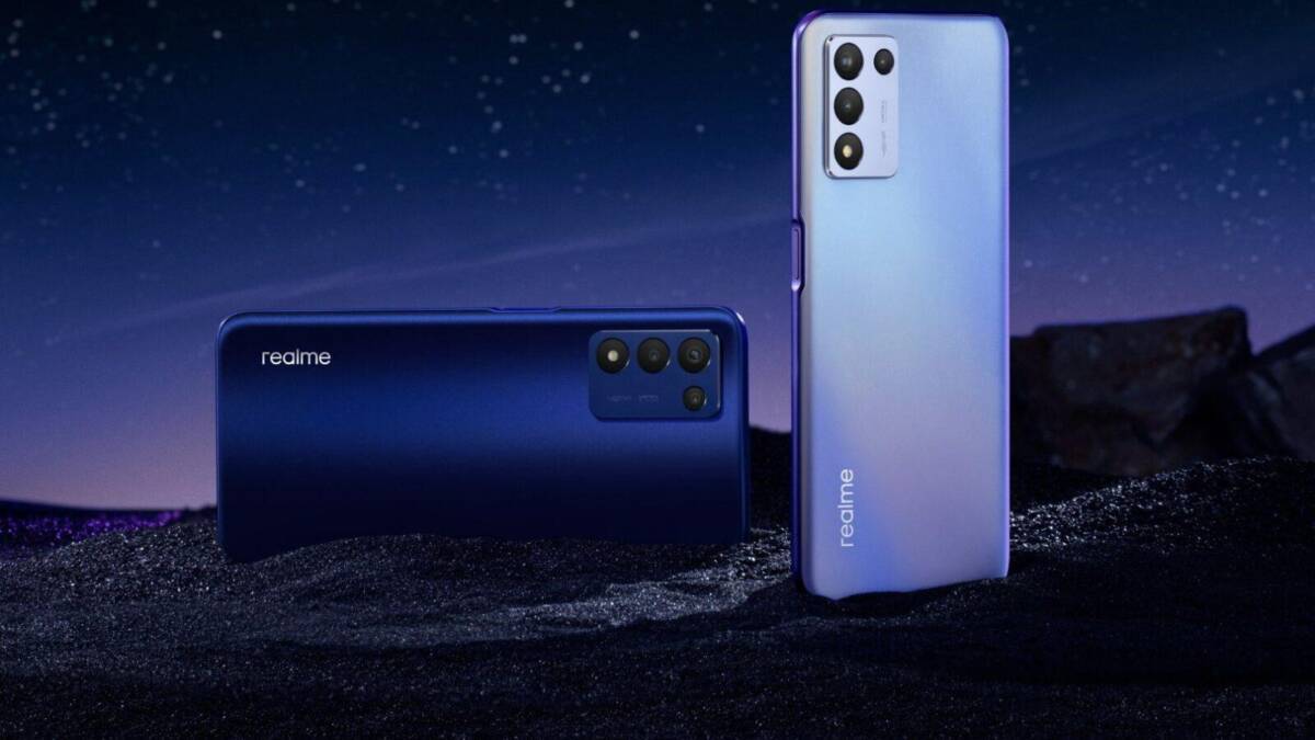Смартфон Realme Q3s с тремя камерами на задней панели