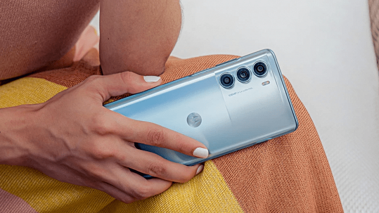 Moto G200