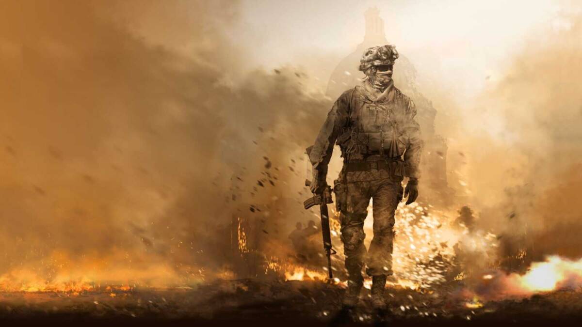 Военный персонаж Call of Duty в боевой экипировке с оружием на фоне взрыва
