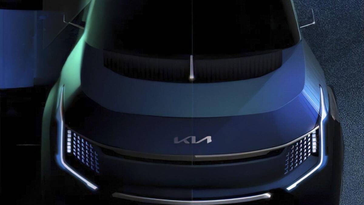 Передний вид электромобиля Kia EV9 с современными фарами