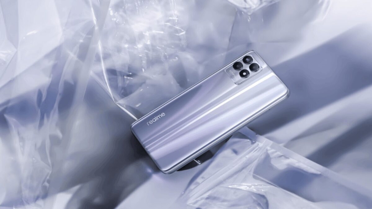 Экраны Oppo Find N6 с гнутым изображением кота