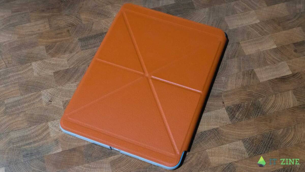 Обзор кейсов Moshi versacover и iGlaze для iPad Pro и MacBook Pro: безопасность превыше всего 22 Кейс Moshi versacover для iPad Pro на деревянной поверхности