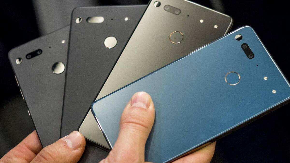 Essential Phone от OSOM OV1: вид сзади и цветовые варианты смартфона 2018
