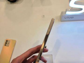 Смартфон Vivo S12 показали вживую 9 Экран приложения Яндекс с информацией о скидках и бонусах для болельщиков