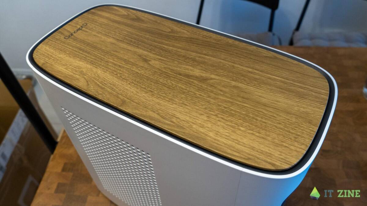 Обзор ConceptD CT300-52A от Acer: идеальный мощный компьютер для дома 18 Верхняя панель Acer ConceptD CT300-52A с деревянным покрытием