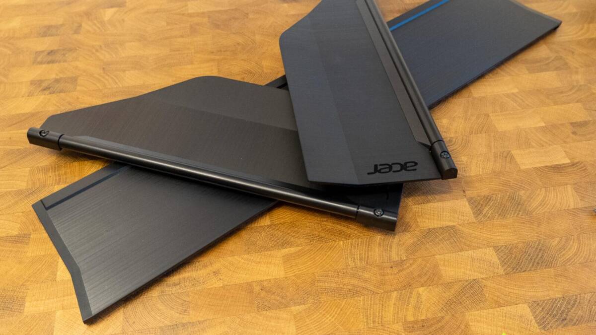 Настольный монитор Acer ConceptD CP3271U с подставкой и экраном