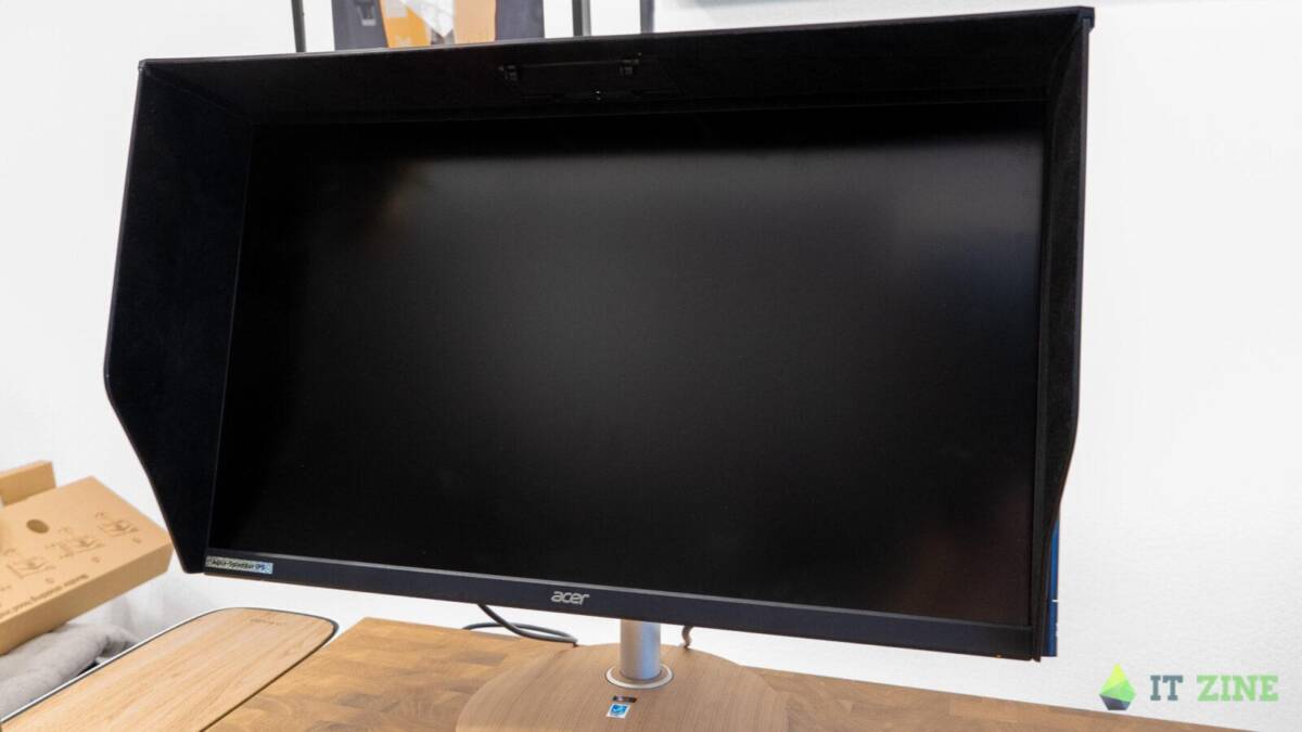 Черный монитора Acer ConceptD CP3271U с тонкими рамками