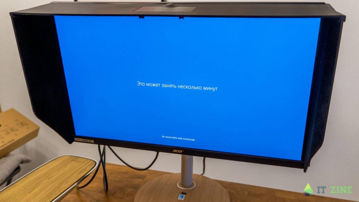 Картинка монитора Acer ConceptD CP3271U с синим экраном