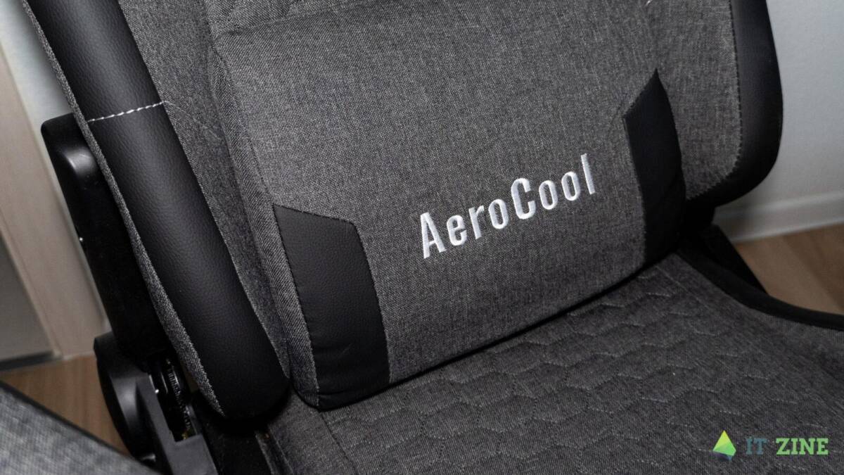 Обзор AeroCool Crown: стильное и удобное кресло для гика 27 Бо́льшая часть кресла AeroCool Crown с тканевым фактором