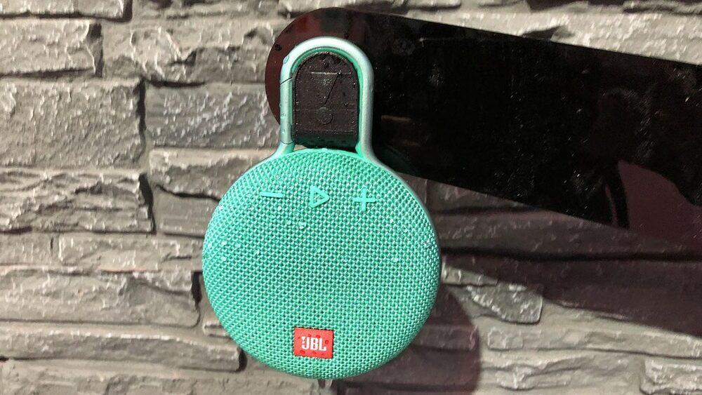 Что подарить меломану на Новый год 7 JBL CLIP 3 edited 1