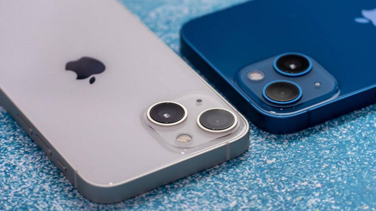 iPhone 13 и iPhone 13 mini. Угадайте, где какой.