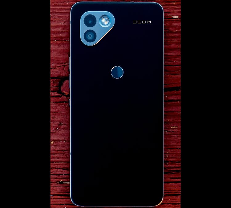 Essential Phone: Osom OV1 