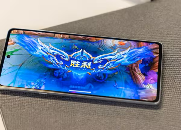 Moto Edge X30