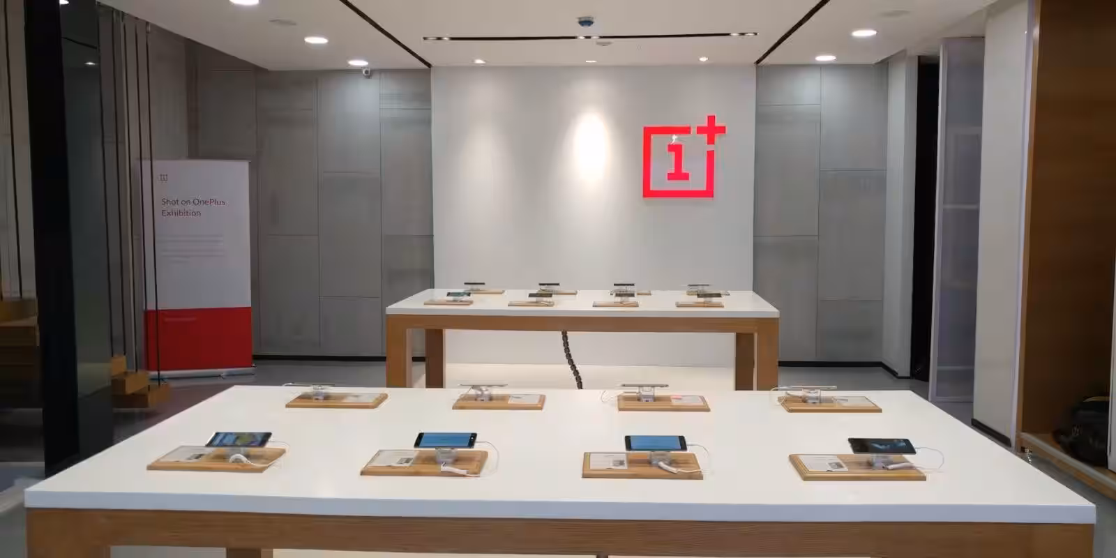 oneplusexperiencestore 1920x1440 1